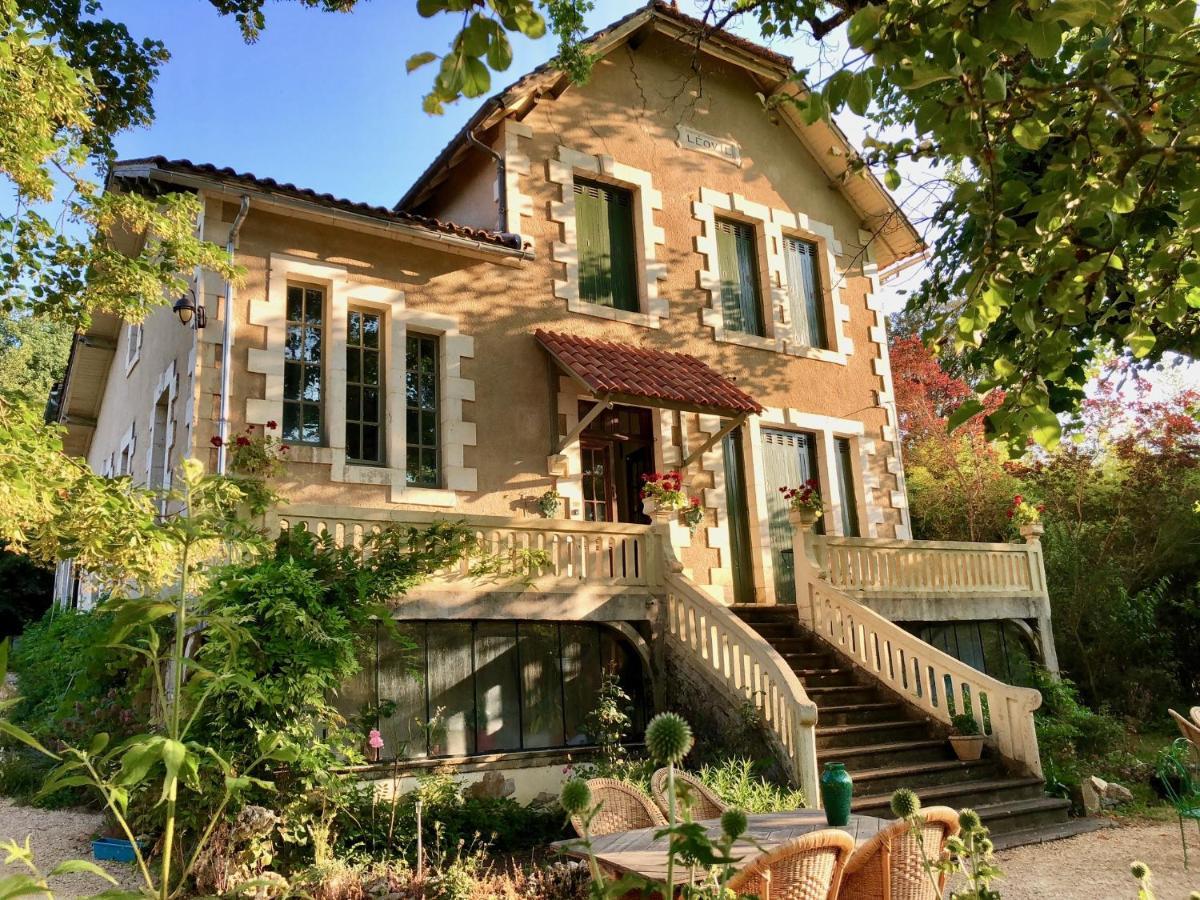 Villa Leovil Saint-Pompont Exterior photo